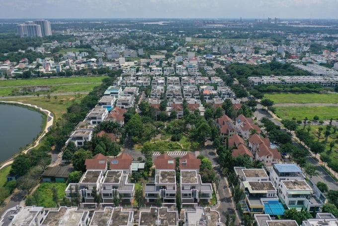 Cú đảo chiều cuối năm: Nhà liền thổ TP HCM chứng kiến sự phục hồi rõ nét