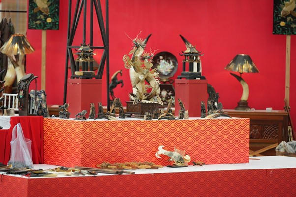 Những bộ nội thất gỗ tinh xảo hay đồ thủ công mỹ nghệ độc đáo cũng là lựa chọn hàng đầu để tân trang nhà cửa đón năm mới.