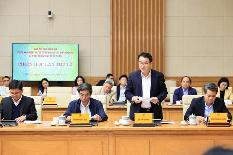 Thủ tướng: Xây dựng cơ chế giao việc lớn, việc khó, việc đột phá cho doanh nghiệp