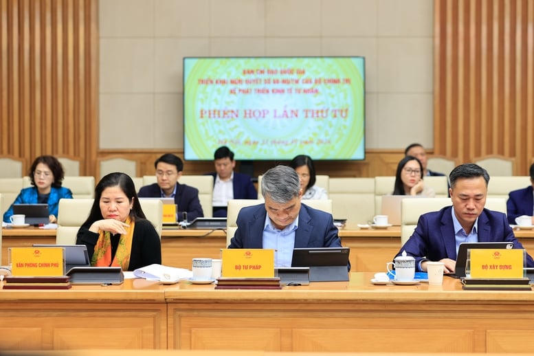 Thủ tướng: Xây dựng cơ chế giao việc lớn, việc khó, việc đột phá cho doanh nghiệp