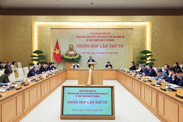 Thủ tướng: Xây dựng cơ chế giao việc lớn, việc khó, việc đột phá cho doanh nghiệp