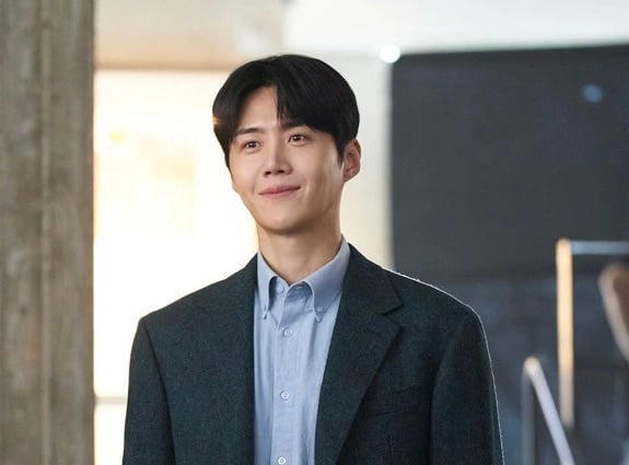 Diễn viên Kim Seon Ho vướng nghi vấn trốn thuế