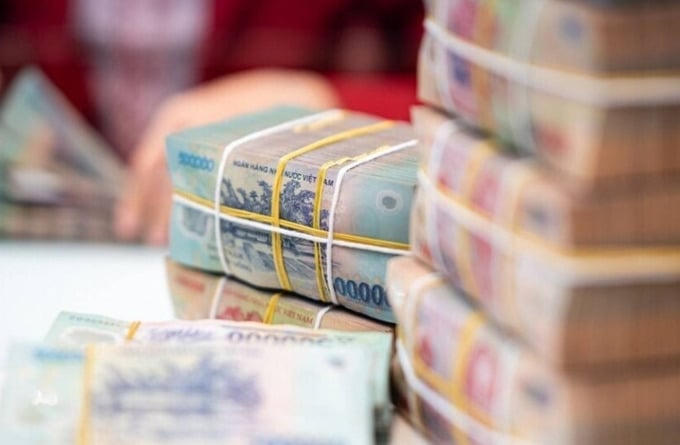 Lãi suất liên ngân hàng lập đỉnh kỷ lục 17%/năm