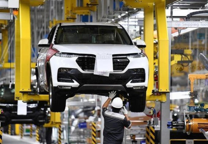 Việt Nam tiêu thụ ôtô tăng đến 95% trong tháng đầu năm