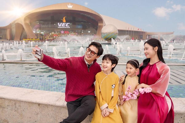 VEC trở thành không gian check-in đầy màu sắc với các gia đình và giới trẻ