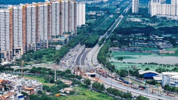 Lỗ từ chuyển nhượng bất động sản có được bù trừ vào thu nhập chịu thuế của hoạt động SXKD không ưu đãi không?