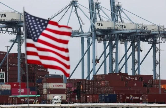Mỹ áp thuế nhập khẩu bổ sung 10% toàn cầu, có thể nâng lên 15%