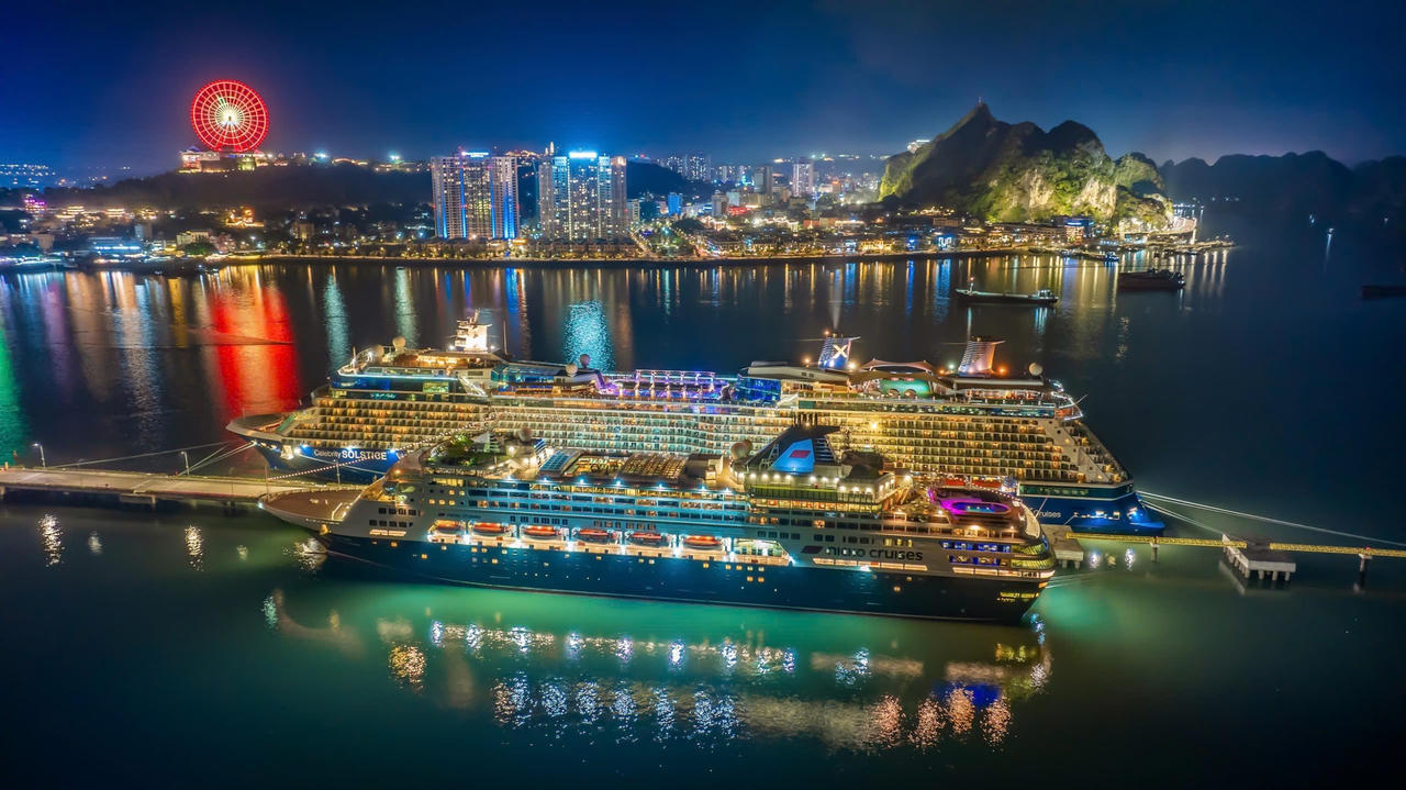 Cảng tàu khách quốc tế Hạ Long – tọa độ check in được du khách yêu thích khi đến với Bãi Cháy. Ảnh: Ánh Dương.