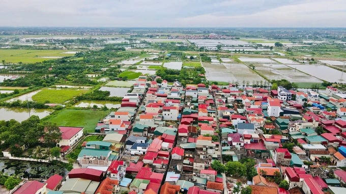 Đấu giá đất vùng ven Hà Nội sôi động trở lại, chuyên gia cảnh báo rủi ro “đu đỉnh”
