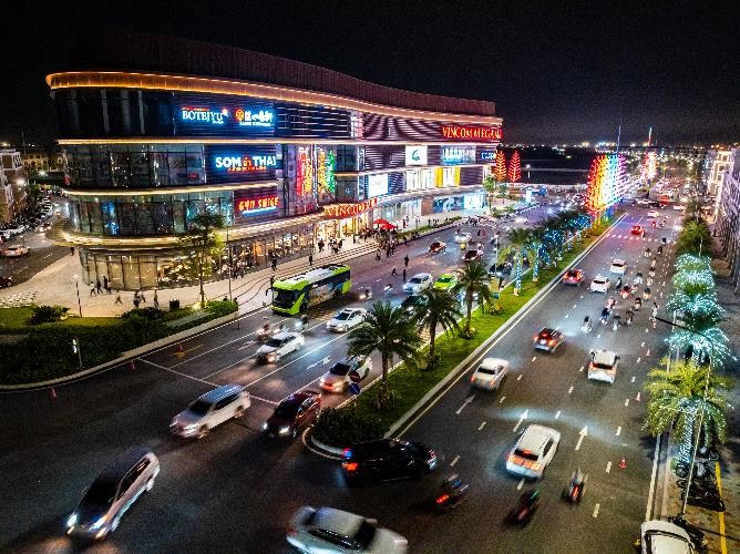 Trên đảo Vũ Yên, mọi nhu cầu sống đều được đáp ứng trong bán kính chỉ 10 phút di chuyển