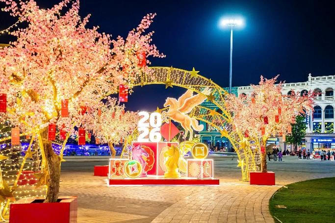 Không khí Tết đã ngập tràn trên các con phố, quảng trường của thành phố đảo Hoàng Gia