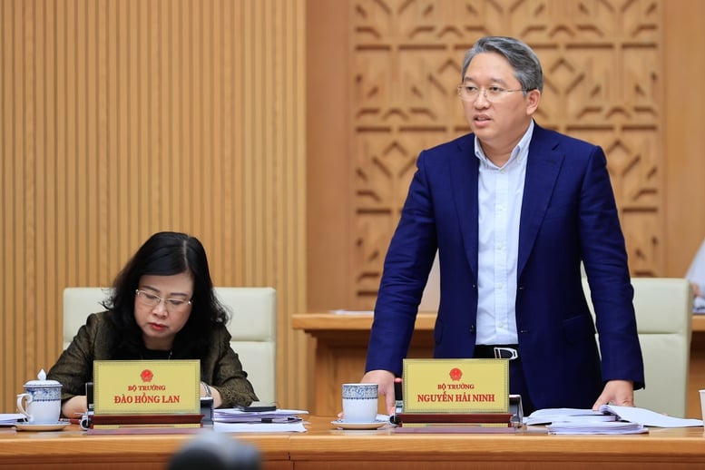 Xây dựng các kịch bản điều hành phù hợp tình hình mới, kiên định mục tiêu tăng trưởng từ 10% trở lên