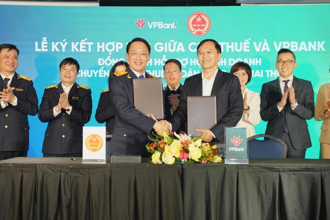 Cục Thuế và VPBank đồng hành hỗ trợ hộ kinh doanh chuyển sang kê khai