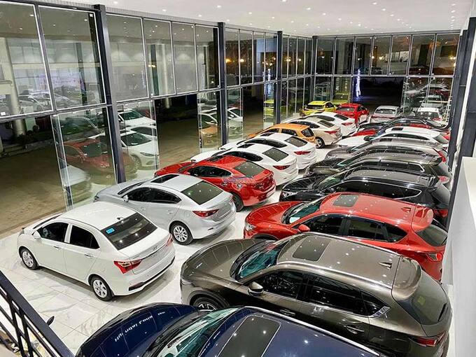Tiêu thụ ôtô giảm gần 50% so với tháng trước