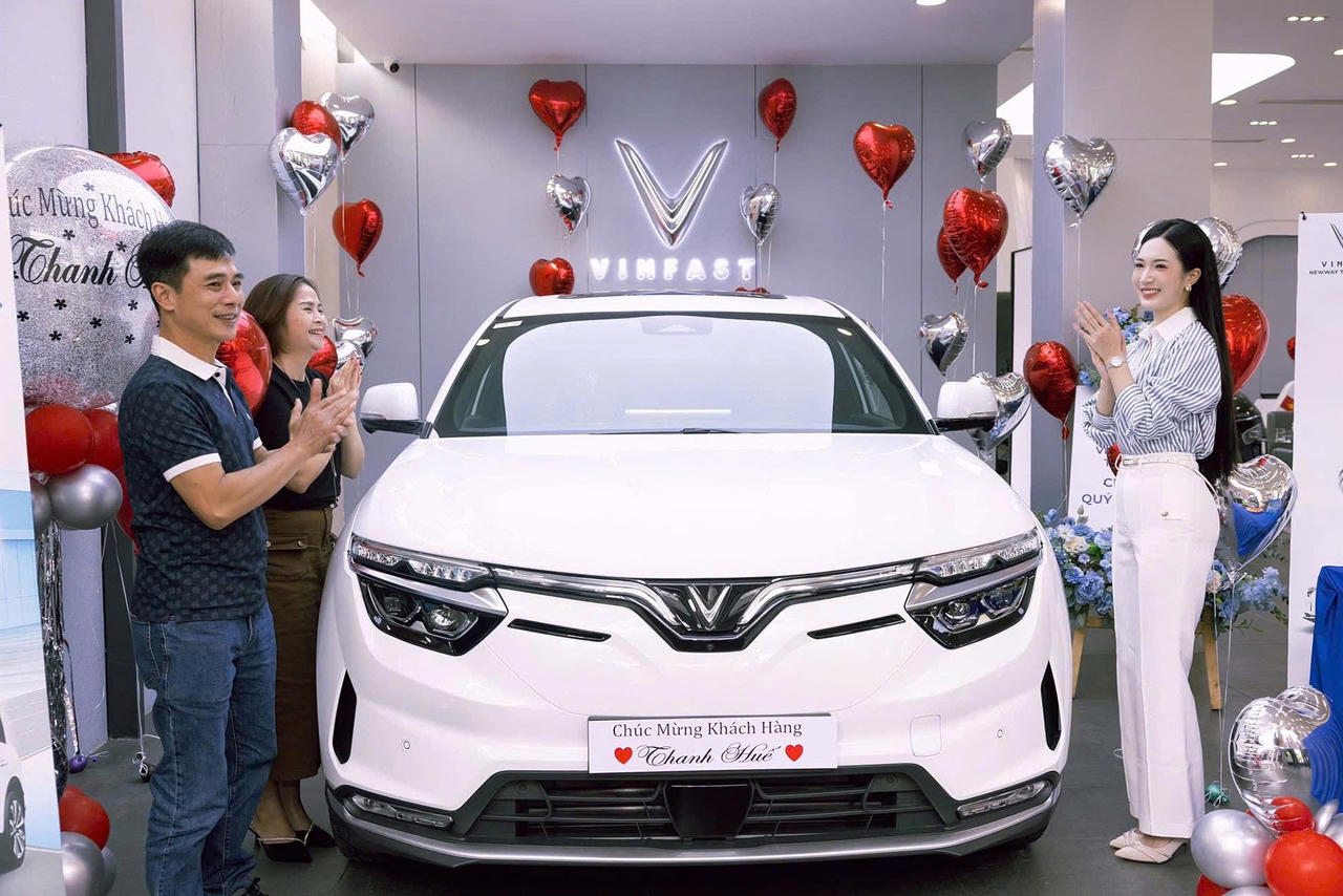 Khách hàng chuyển đổi từ ô tô xăng cũ sang ô tô điện VinFast mới sẽ được ưu đãi thêm 3% giá kể từ 11.3 đến hết ngày 31.3.2026