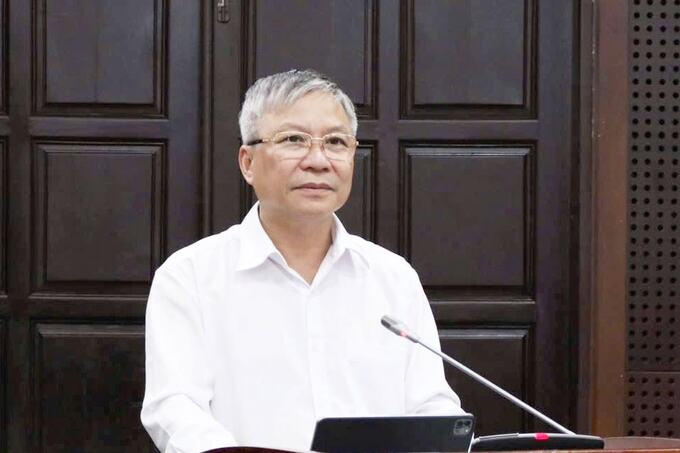 Phó Bí thư Thành ủy, Chủ tịch HĐND thành phố Nguyễn Đức Dũng trình bày chương trình hành động trước cử tri