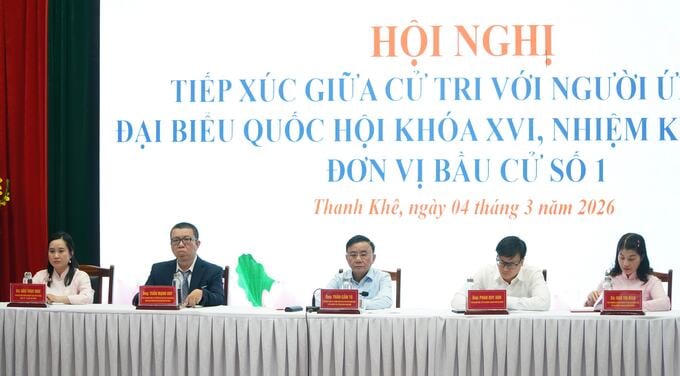 Các ứng cử viên tại Đơn vị bầu cử số 1 TP. Đà Nẵng tham dự Hội tiếp xúc cử tri