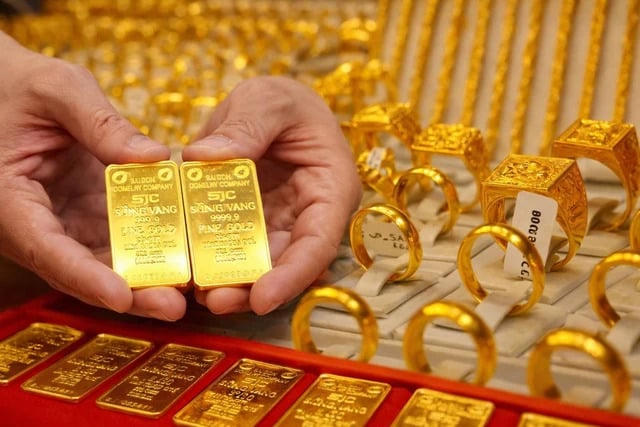 Giá vàng giảm tiếp 2,2 triệu đồng/lượng