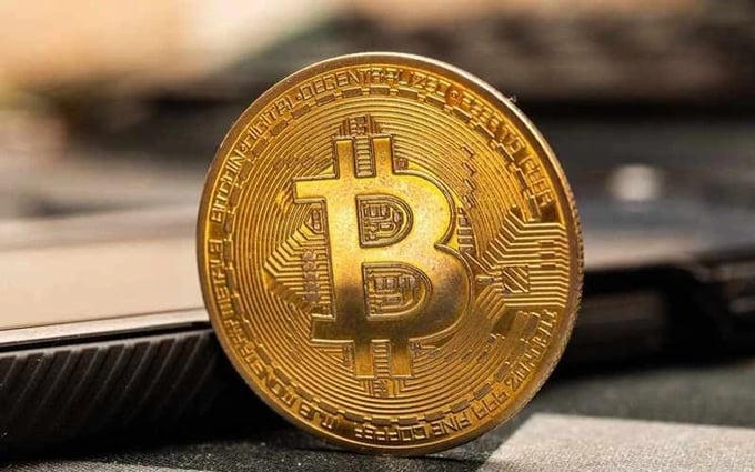 Bitcoin giảm xuống 68.000 USD