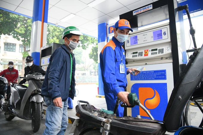 Bộ Tài chính đề xuất giảm 50% thuế bảo vệ môi trường với xăng dầu