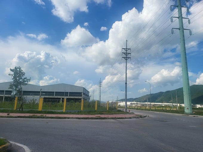 Một góc khu công nghiệp Hoàng Mai II.