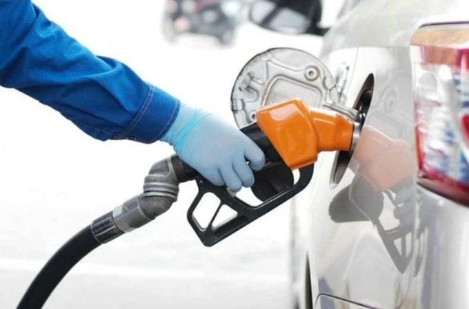 Đề xuất kéo dài giảm thuế xăng dầu về 0% đến hết tháng 6.