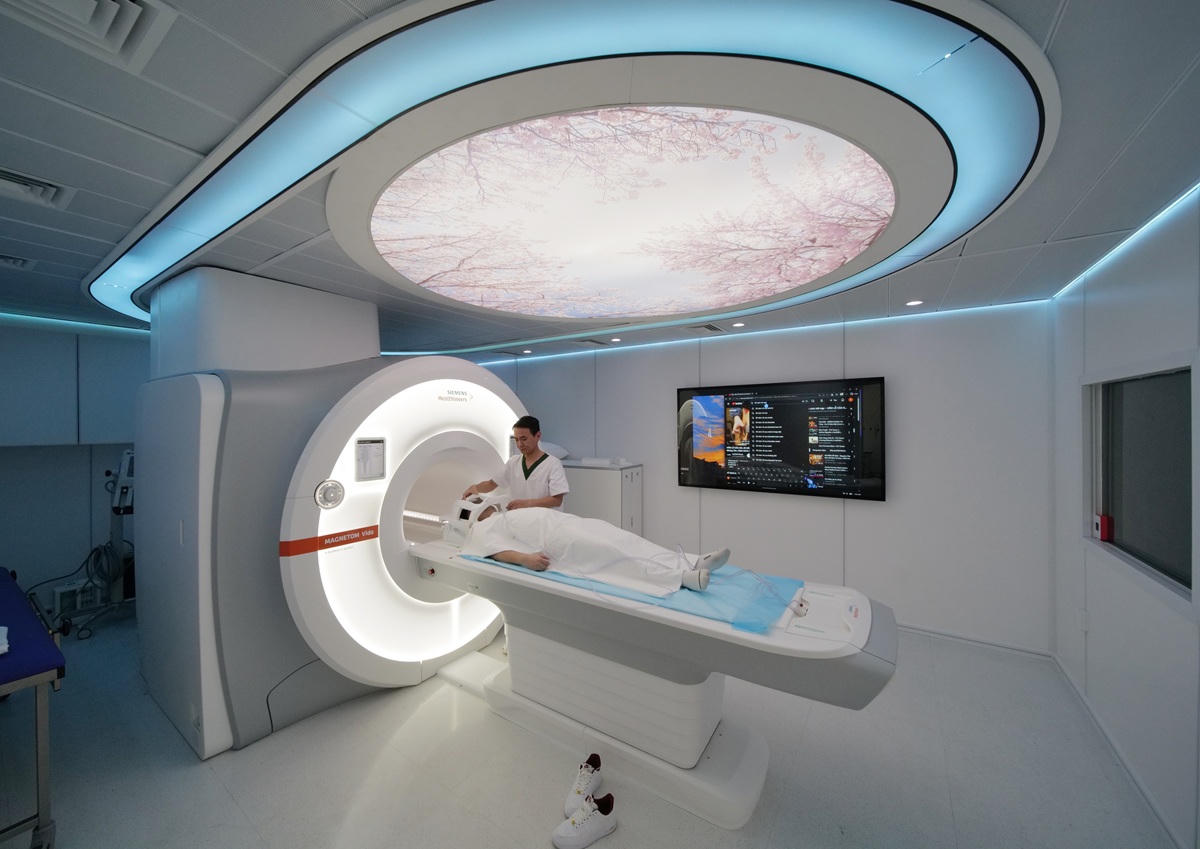 Vinmec Ocean Park 2 sở hữu hệ thống chụp cộng hưởng từ Magnetom Vida XT 3.0 Tesla hiện đại hàng đầu thế giới, lần đầu có mặt tại Việt Nam
