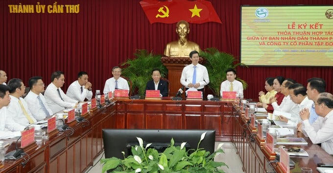 Quang cảnh lễ ký kết.