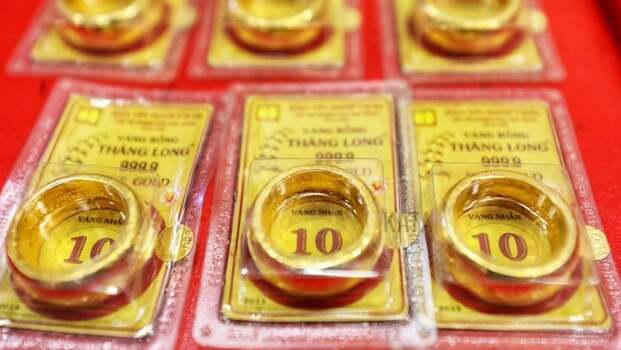 Giá vàng thế giới tăng, vàng trong nước lại giảm.