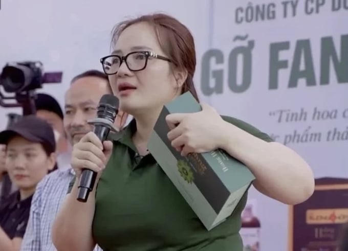 Hoàng Hường bị điều tra hành vi sản xuất, buôn bán hàng giả.