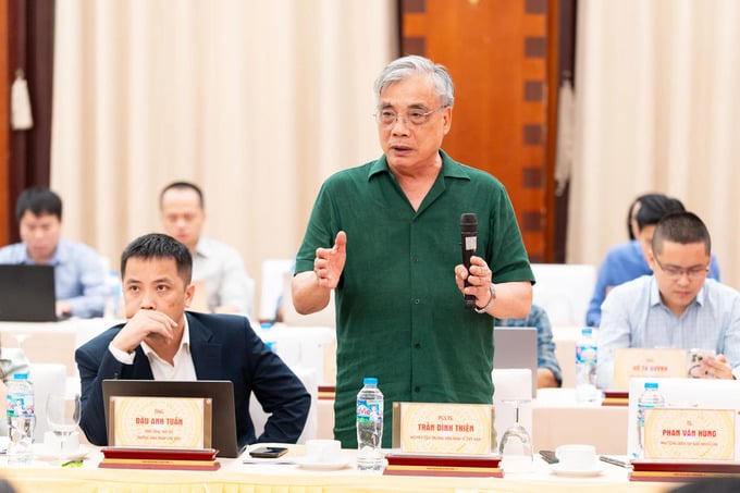 PGS.TS Trần Đình Thiên.