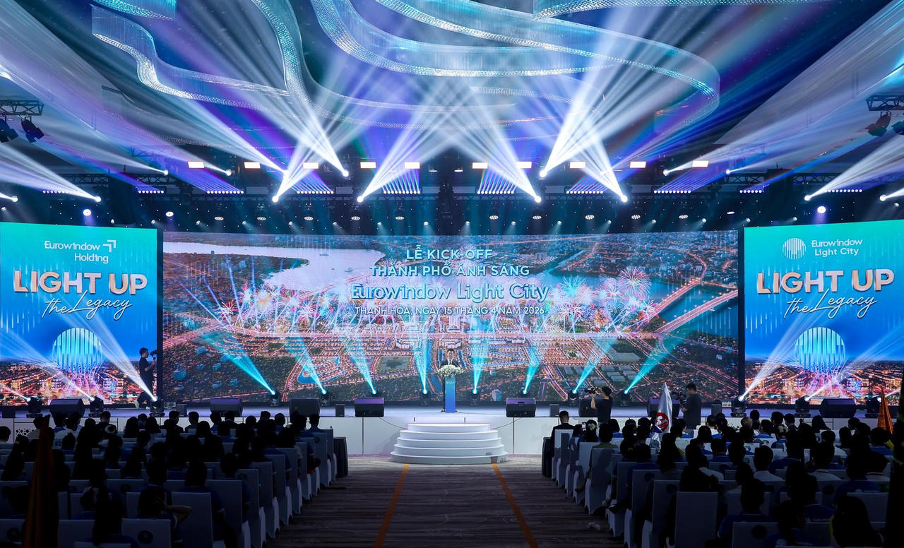 Sự kiện Kick-off quy tụ gần 1.000 chiến binh kinh doanh tinh nhuệ, tạo nên bầu không khí sôi động và tràn đầy nhiệt huyết.