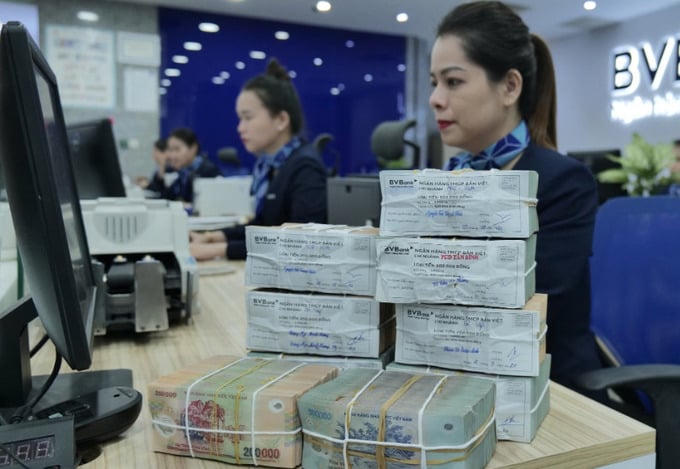 Tín dụng tăng 3,18%, 26 ngân hàng giảm lãi suất hỗ trợ tăng trưởng.