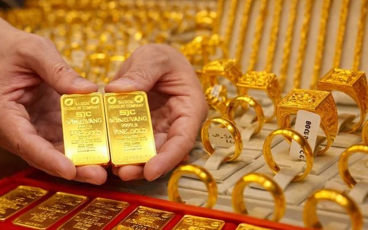 Giá vàng quay đầu giảm sau khi tăng mạnh 2,5 triệu đồng/lượng