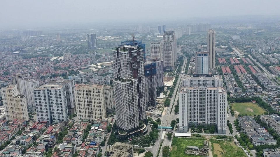 Giá giảm 5% - 10%, thanh khoản suy yếu, nhà đầu tư căn hộ Hà Nội, TP.HCM nhăm nhe thoát hàng