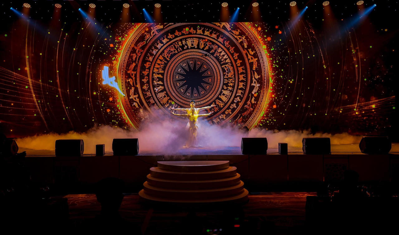 Thông qua các tiết mục nghệ thuật đặc sắc, chủ đầu tư và đơn vị phát triển dự án khéo léo truyền tải, thể hiện những “điểm cộng” đắt giá của dự án.