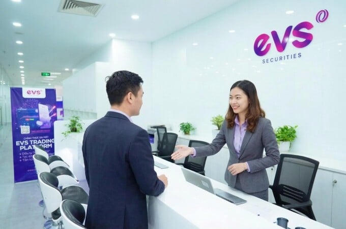 Vừa nhận án phạt kỷ lục 1,1 tỷ đồng, Chứng khoán EVS tiếp tục bị phạt 290 triệu đồng.