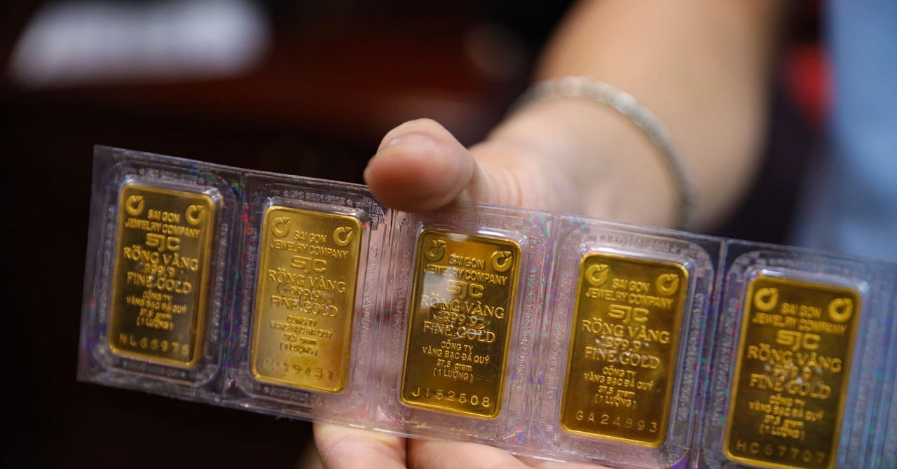 Giá vàng hôm nay 19/4/2026: SJC quay lại 172 triệu đồng/lượng, thế giới chưa vượt 4.900 USD/ounce