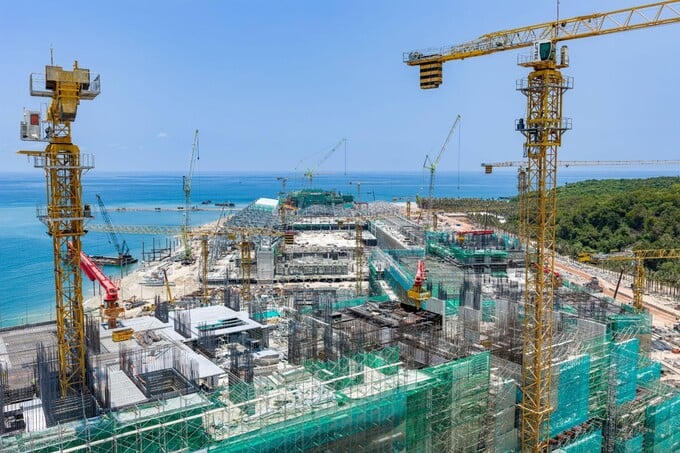 Công trường thi công ngày đêm, đưa dự án cán mốc 90% khối lượng công việc.