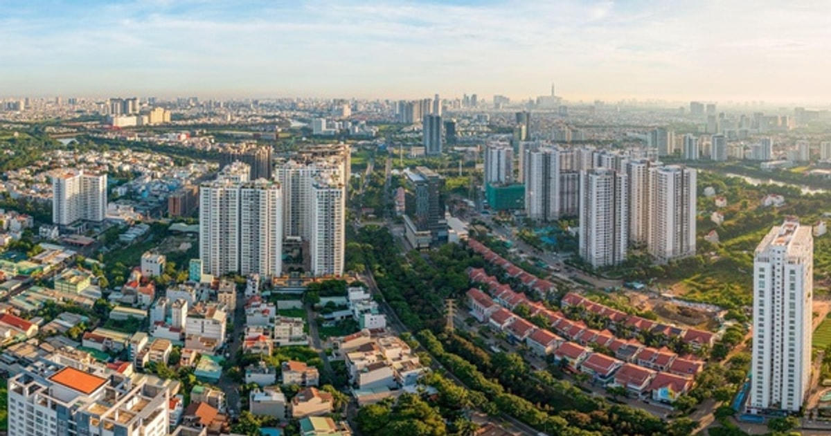 Giá nhà Hà Nội, TP.HCM cao gấp 25-30 lần thu nhập: Đề xuất thu phí nhà đất bỏ hoang