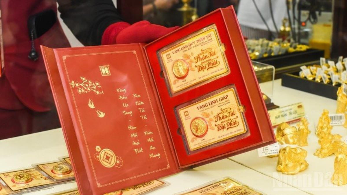 Cập nhật giá vàng chiều 22-4: Vàng SJC, vàng nhẫn bất ngờ đảo chiều tăng