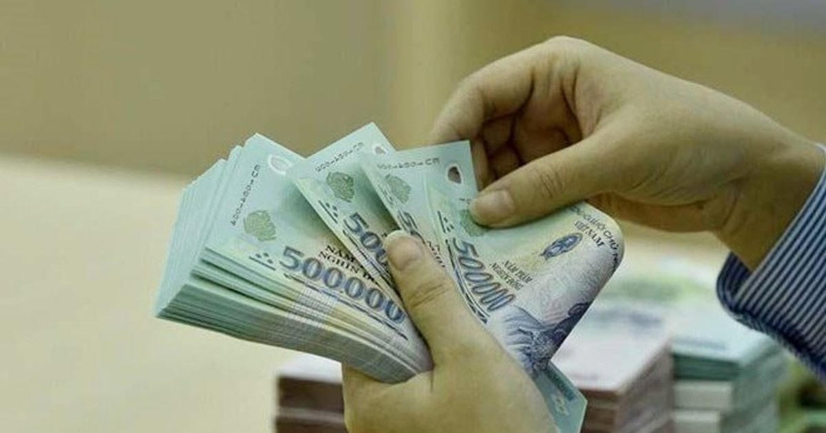 Lãi suất huy động giảm nhưng vẫn neo trên 8%/năm kỳ hạn 12 tháng