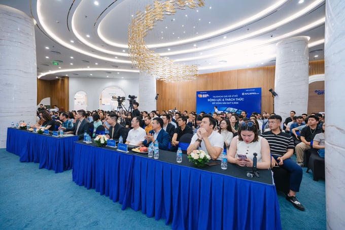 Talkshow “Giải mã vĩ mô: Động lực và Thách thức Bất động sản Quý 2/2026” do SalePro.com tổ chức.