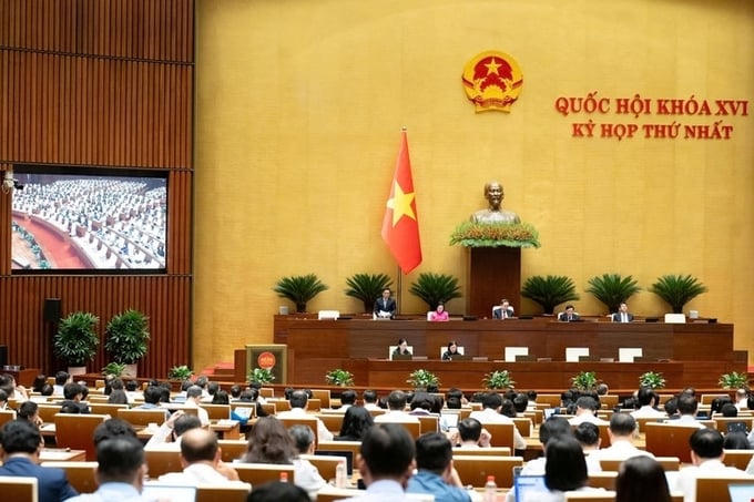 Quốc hội vừa chốt kế hoạch đầu tư công 8,22 triệu tỷ đồng trong 5 năm tới - gấp 2,7 lần thực hiện giai đoạn 2021-2025.