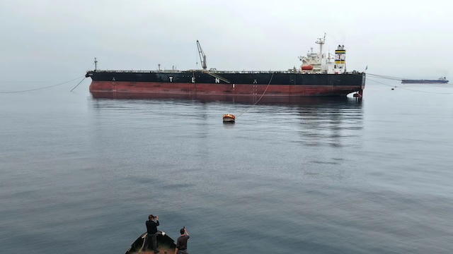 Dầu WTI giảm hơn 1% khi Mỹ-Iran chuẩn bị đàm phán tại Pakistan