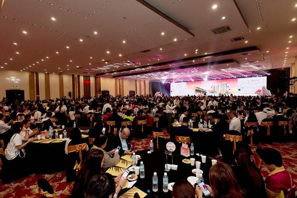 Gần 1.000 khách hàng và đại lý tham dự lễ ra mắt tháp Onsen 3 (Charmora City)