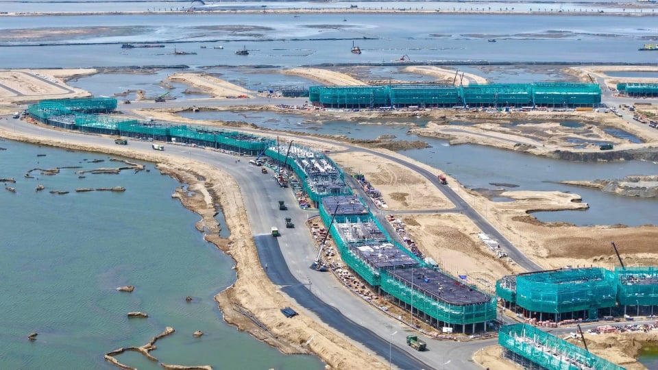 Thị trường bất động sản 2025: Giao dịch tăng, áp lực vốn vẫn lớn