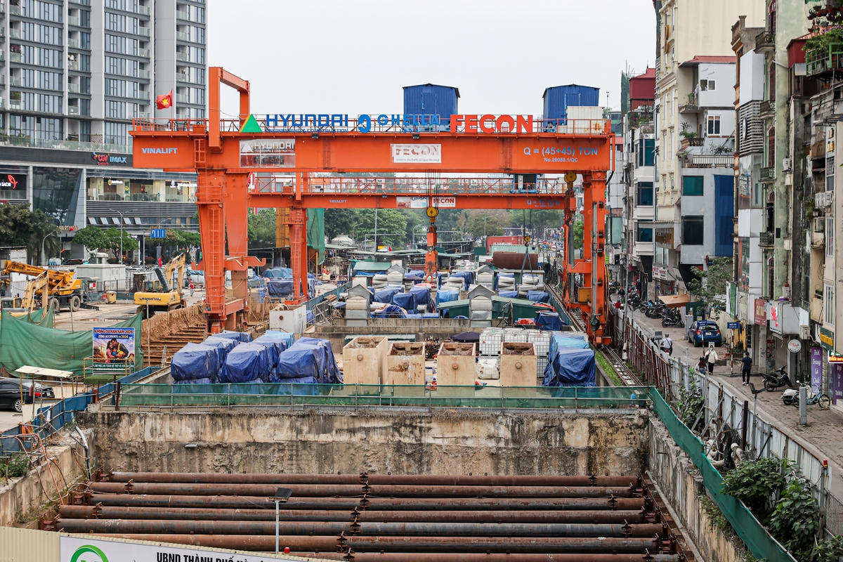 Kim Mã: nhà 2 mặt tiền treo biển hơn 1 năm vẫn không có người thuê
