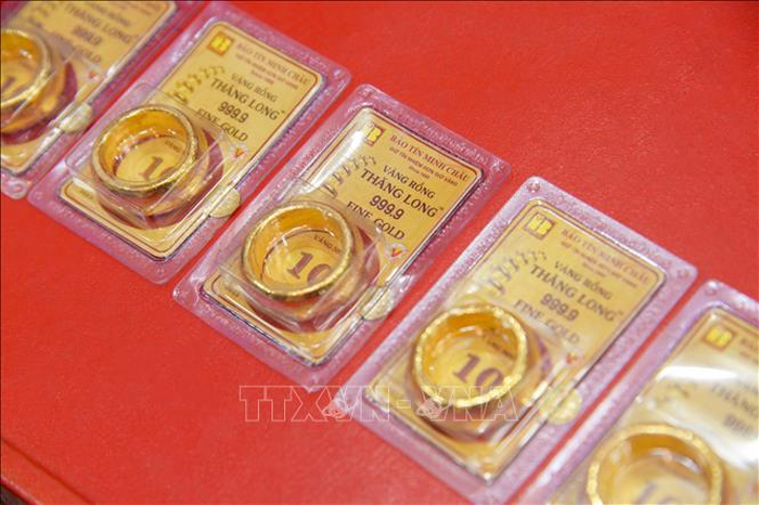 Giá vàng hôm nay trưa 29-4: Vàng SJC giảm gần 2 triệu đồng/lượng