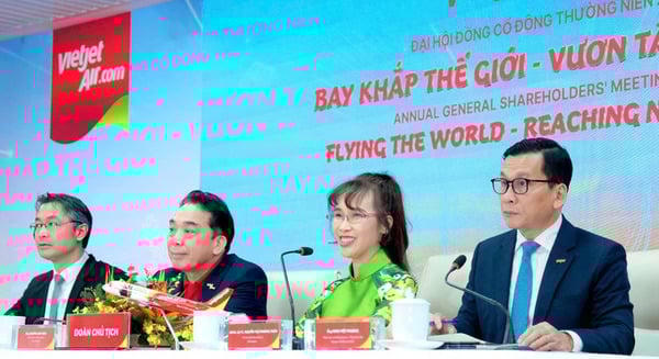 Vietjet lãi lớn, chia cổ tức 30%, đẩy mạnh chiến lược “bay khắp thế giới”